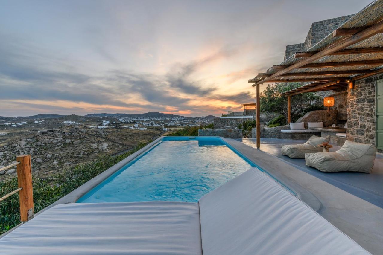 Mykonos Supreme Comfort Suites & Villas Kalafatis Exterior photo