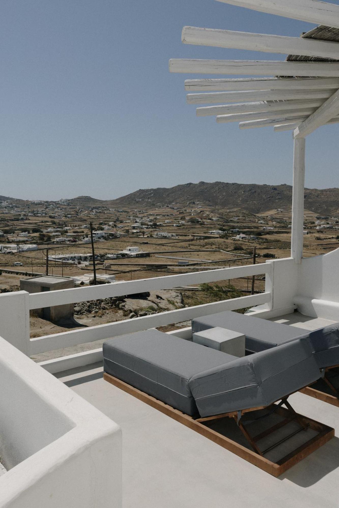 Mykonos Supreme Comfort Suites & Villas Kalafatis Exterior photo