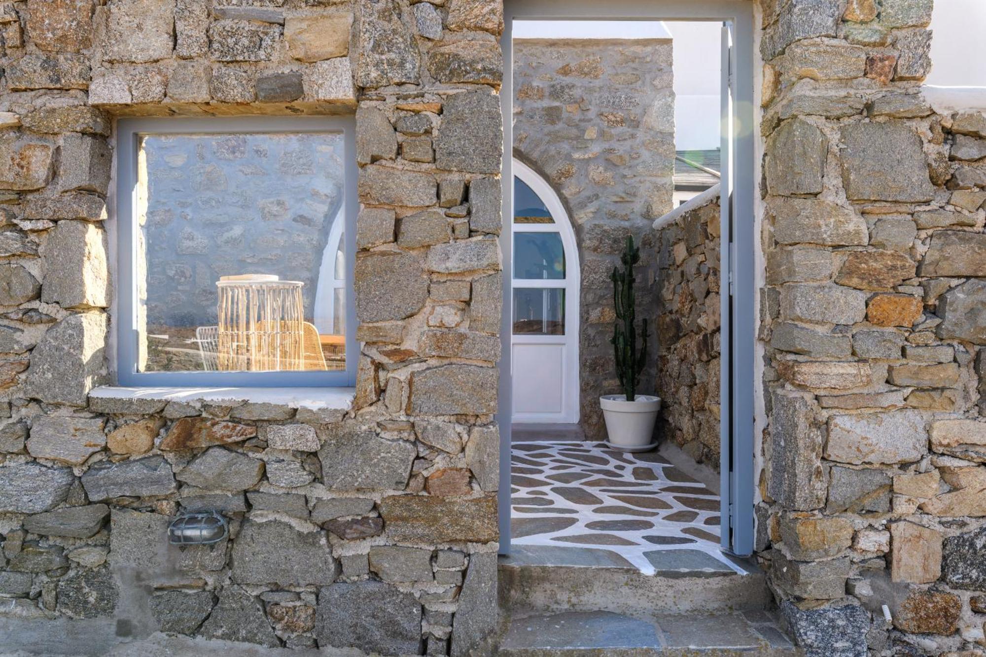 Mykonos Supreme Comfort Suites & Villas Kalafatis Exterior photo